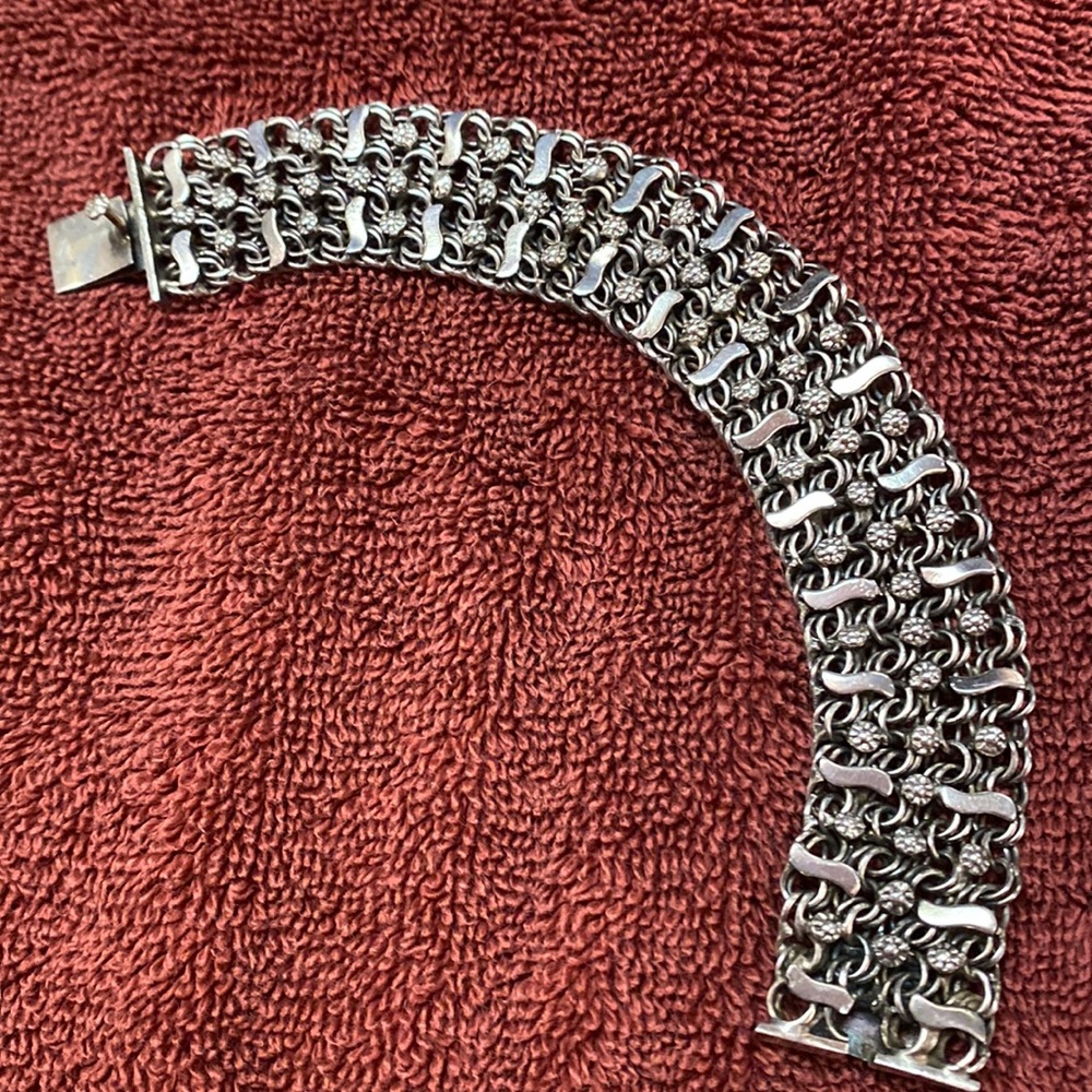 Vintage sterling silver bracelet (43 grams)